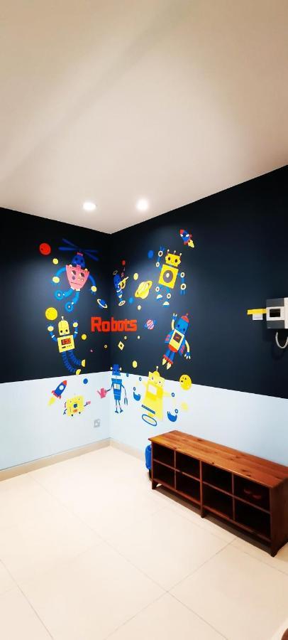 Pangsapuri Klcc Amazing Robots 4bedrooms