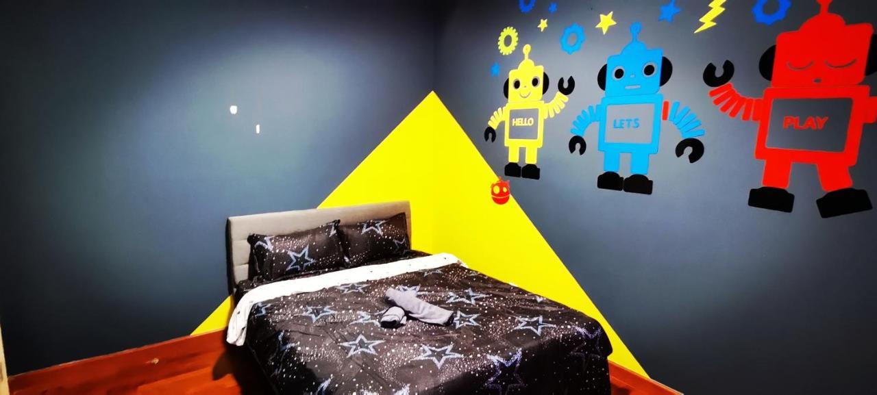 Klcc Amazing Robots 4bedrooms Kuala Lumpur
